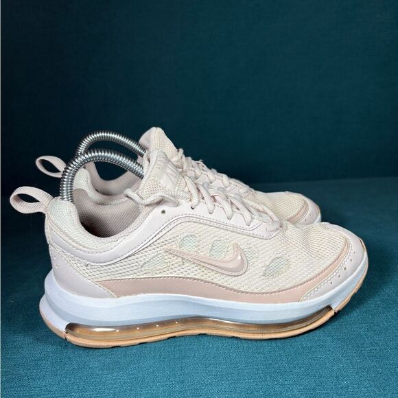 Size 6.5 - Women’s Nike Air Ap pink shoes - Picture 3 of 9